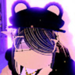 Meet your Posher, Chloe